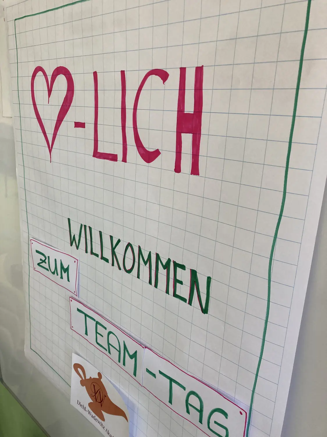 Diehl-Wadewitz Akademie - Akademie für Potenzial und Wachstum - Kartonpapier